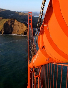 Самоубийствена серия снимки от върха на Golden Gate Bridge  - 6
