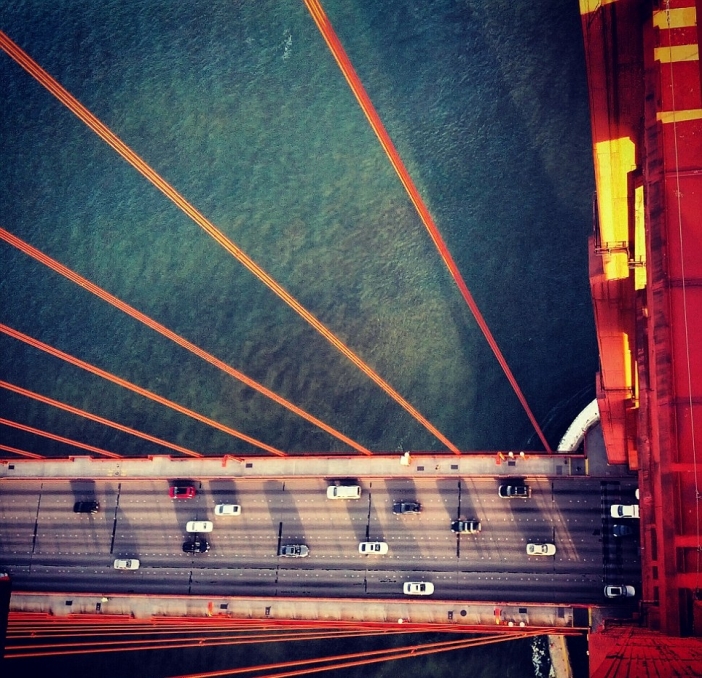Самоубийствена серия снимки от върха на Golden Gate Bridge 