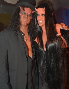 Perla Hudson & Slash