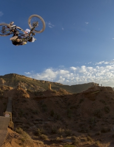 Най-зрелищните моменти от Red Bull Rampage 2013 - 11