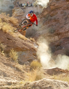 Най-зрелищните моменти от Red Bull Rampage 2013 - 13