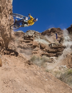 Най-зрелищните моменти от Red Bull Rampage 2013 - 6