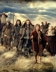    
The Hobbit: There and Back      Again
Адаптацията, която Питър Джаксън започна на романа The Hobbit (Хобит), се      превърна бързо от филм от две части в трилогия. Някои фенове го обвиниха в      разводняване на историята за пари, докато други го приветстваха заради      възможността да прекарат повече време в Средната земя. 
На 16 декември 2014      г. излиза последната част, когато всеки ще може да направи своите      изводи за франчайза. 
 