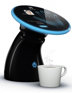 Кафеварка със сензор за идентификация на човешката длан, която приготвя напитката по начина, предпочитан от съответния потребител.