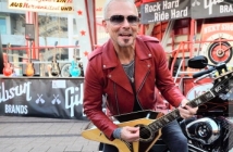 Rudolf Schenker (Scorpions) в промоционално "ретро" шоу на Gibson