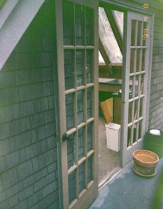 Уникални снимки от къщата, в която Кърт Кобейн се самоубива - 26