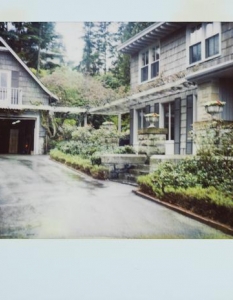 Уникални снимки от къщата, в която Кърт Кобейн се самоубива - 28