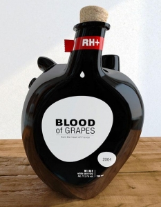 Дизайн: Constantin Bolimond
И една наистина нестандартна бутилка за вино, съответстваща на малко стряскащото му име. 