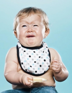 10 фотографии на сладки бебета, които опитват лимон за първи път - 3