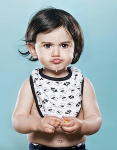 10 фотографии на сладки бебета, които опитват лимон за първи път - 5