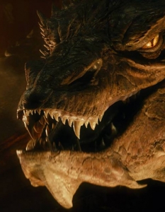 Смог от The Hobbit
Най-внушителният дракон, който сме виждали досега!
За успеха на Смог играе роля Бенедикт Къмбърбач, който, освен че озвучава страшилището, участва и в motion-capture ефектите. 
