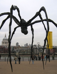 Скулптура: Maman
Автор: Louise Bourgeois
Град: Лондон