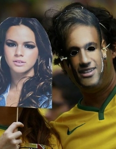 Бразилските фенове преди и след загубата от Германия на Световното по футбол    - 4