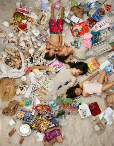 12 шокиращи фотографии на хора, лежащи в собствения си боклук - 2