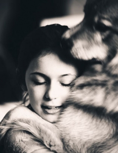 Муцунеста любов: най-сладурските прегръдки между кучета и техните стопани - 9