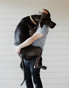 Муцунеста любов: най-сладурските прегръдки между кучета и техните стопани - 17