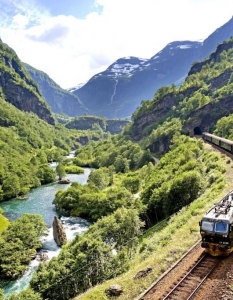 Flåm Railway - Норвегия
Маршрут от степта до долината, преминаващ в близост до водопади и планини... Всичко това само за около 40 минути!