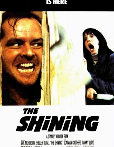 The Shining (Сиянието)
Няма как класация за ужаси да мине без поне една адаптация по творчеството на Краля на ужаса - Стивън Кинг.
The Shining разказва историята на писател, който заминава със семейството си в изолиран хотел в планината, където да прекара зимата, охранявайки го.
С настъпването на снеговете обаче нещо в бащата се променя... и, за наше щастие, не към добро.