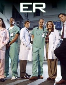 ER (Спешно отделение)
Кой не е стоял по време и след вечеря пред телевизора и не е гледал с интерес историите от "спешното отделение".
Медицинската поредица разполагаше със силен емоционален заряд в по-голямата част от епизодите си. А също и с фантастични имена в каста - начело с Джордж Клуни, Ноа Уайли и Джулиана Маргулис, които днес продължават да са сред топ актьорите на Холивуд. 