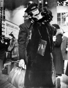 20 покъртителни фотографии на целувки за сбогом от Втората световна война - 5
