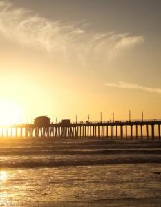 Huntington Beach Pier в Калифорния
Дълъг 560 метра, един от най-дългите кейове по западното крайбрежие на САЩ