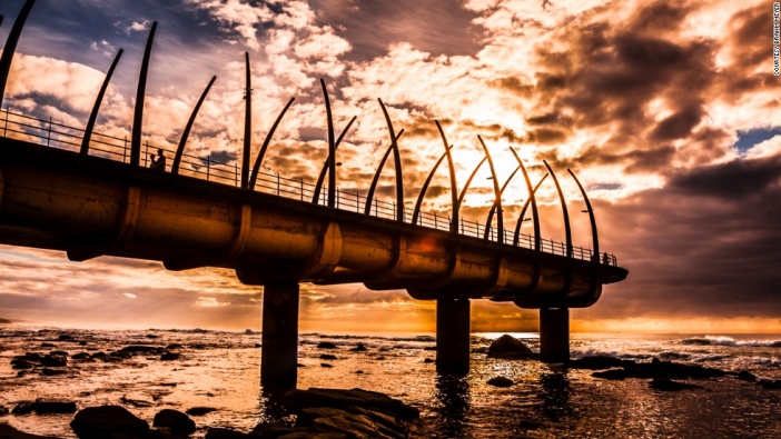 Umhlanga Pier в Южна Африка
Отличен със South African National Award for Outstanding Civil Engineering Achievement (Изключително постижение в гражданската инженерна наука в Южна Африка)