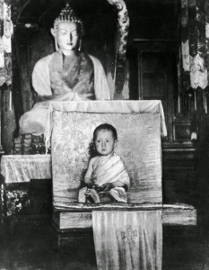 Двегодишният Далай Лама (1937 година)