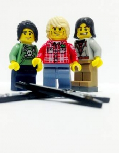 32 култови и хитови банди, пресъздадени от Lego - 16