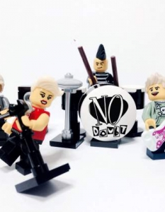 32 култови и хитови банди, пресъздадени от Lego - 17