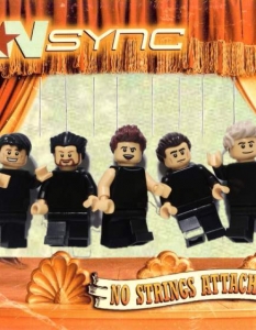 32 култови и хитови банди, пресъздадени от Lego - 19