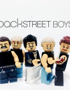 32 култови и хитови банди, пресъздадени от Lego - 2