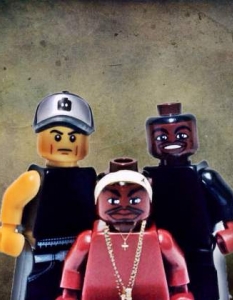 32 култови и хитови банди, пресъздадени от Lego - 6