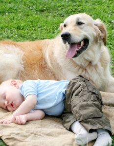 20 трогателни снимки на бебета с животни, в които ще се влюбите - 13