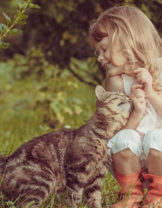 20 трогателни снимки на бебета с животни, в които ще се влюбите - 4