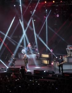 OneRepublic в Арена Армеец (2 юни 2015) - 31