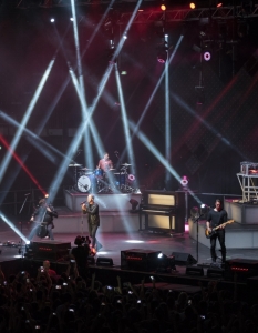 OneRepublic в Арена Армеец (2 юни 2015) - 31