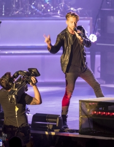 OneRepublic в Арена Армеец (2 юни 2015) - 34