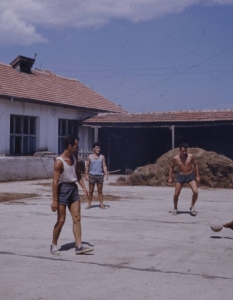 България от 1961 година през погледа на фотографа на Life Карл Майданс - 11