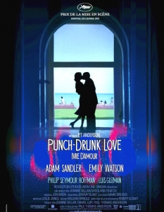 Punch-Drunk Love (Гроги от любов)
Какво е Адам Сандлър да участва в хубав филм? Рядкост! Най-малкото затова си заслужава да гледате Punch-Drunk Love. Минимум тъпи шеги и наистина забавна история.