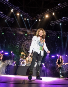 "Whitesnake" в "Арена Армеец" (24 ноември 2015) - 12