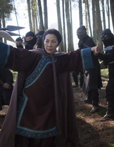 Crouching Tiger, Hidden Dragon: Sword of Destiny
Netflix успешно доказа през последните 2-3 години, че е достатъчно амбициозна компания, за да продуцира фантастични сериали.
С филмите е друго нещо обаче. Особено когато говорим за класика като Crouching Tiger, Hidden Dragon. Но какво пък, може да видим нещо наистина зрелищно!