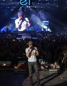 Enrique Iglesias в София (14 декември 2015) - 23