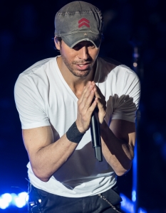 Enrique Iglesias в София (14 декември 2015) - 25