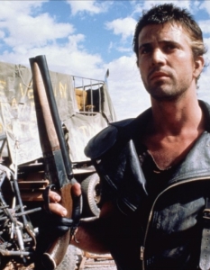 Mad Max 2: The Road Warrior (Лудият Макс 2)
Мел Гибсън е много противоречива личност, но с режисьора Джордж Милър създадоха истинска лудост на големия екран. 
Макар и третата част от поредицата – Beyond Thunderdome – да е страхотна, The Road Warrior е филмът, който събира най-доброто от най-доброто.