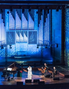 Ave Maria - коледен концерт на Tarja Turunen (18 декември 2015) - 1