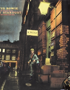 The Rise and Fall of Ziggy Stardust and the Spiders from Mars – 1972