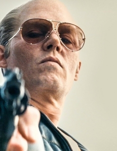 Black Mass (Черна служба)
Преди Black Mass да дебютира в киносалоните, всички се чудеха дали това не е поредната странна роля на Джони Деп, която ще му донесе рейтинг от 10% в Rotten Tomatoes. 
Когато филмът излезе, всичко се промени и феновете бяха убедени, че Джони може дори да спечели Оскар... Това все пак ще е трудно, тъй като звездата не получи дори номинация за Най-добър актьор.