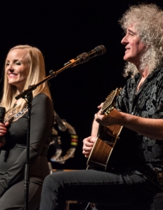 Brian May & Kerry Ellis със забележителен спектакъл в НДК (17 март 2016) - 17