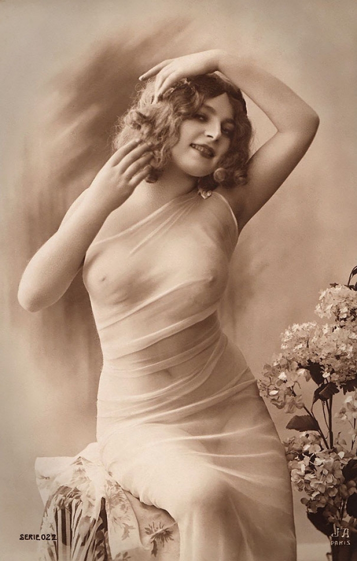Красотата през 20 век: Вижте как са изглеждали жените преди 100 години 