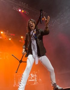 Foreigner (12.06.2016, Арена Армеец) - 11